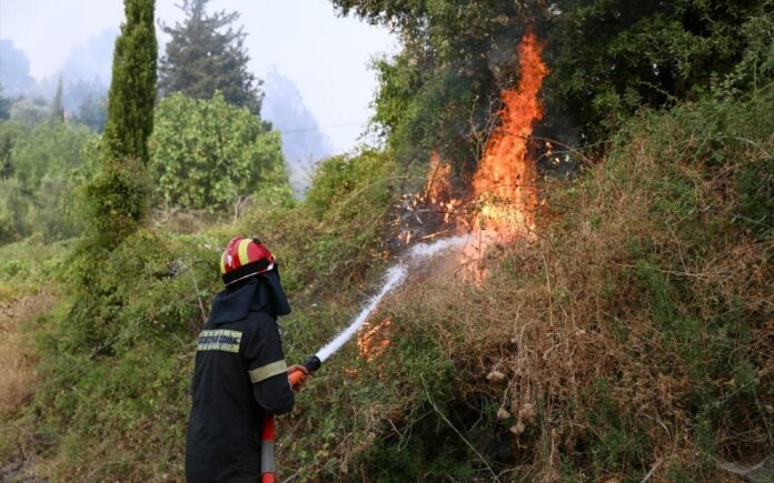 Πυρκαγιές και επικίνδυνες καταστάσεις σε Αργολίδα και γύρω περιοχές