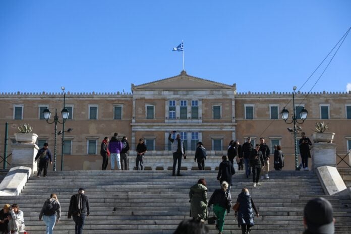 Θετικές Προβλέψεις για την Ανάπτυξη της Ελληνικής Οικονομίας με Ρυθμούς 2,4% και 2,6% για 2024 και 2025