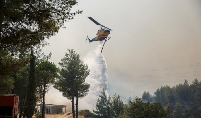 Πυρκαγιά στην δασική έκταση του Ξυλόκαστρου Κορινθίας