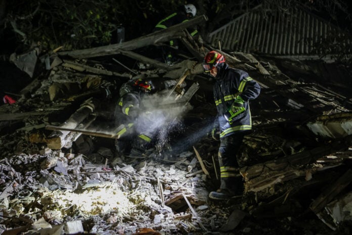 Ρωσικές επιδρομές πλήττουν Χάρκοβο και Κίεβο με θύματα και τραυματίες