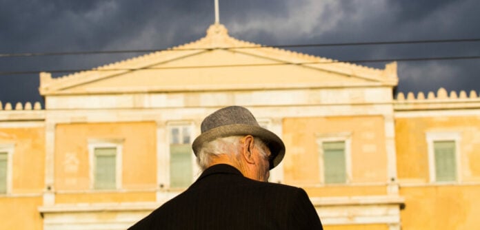 Αύξηση Αιτήσεων Συνταξιοδότησης Σηματοδοτεί Τάση Φυγής Εργαζομένων